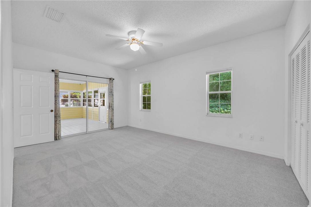 374 Hawthorne Lane