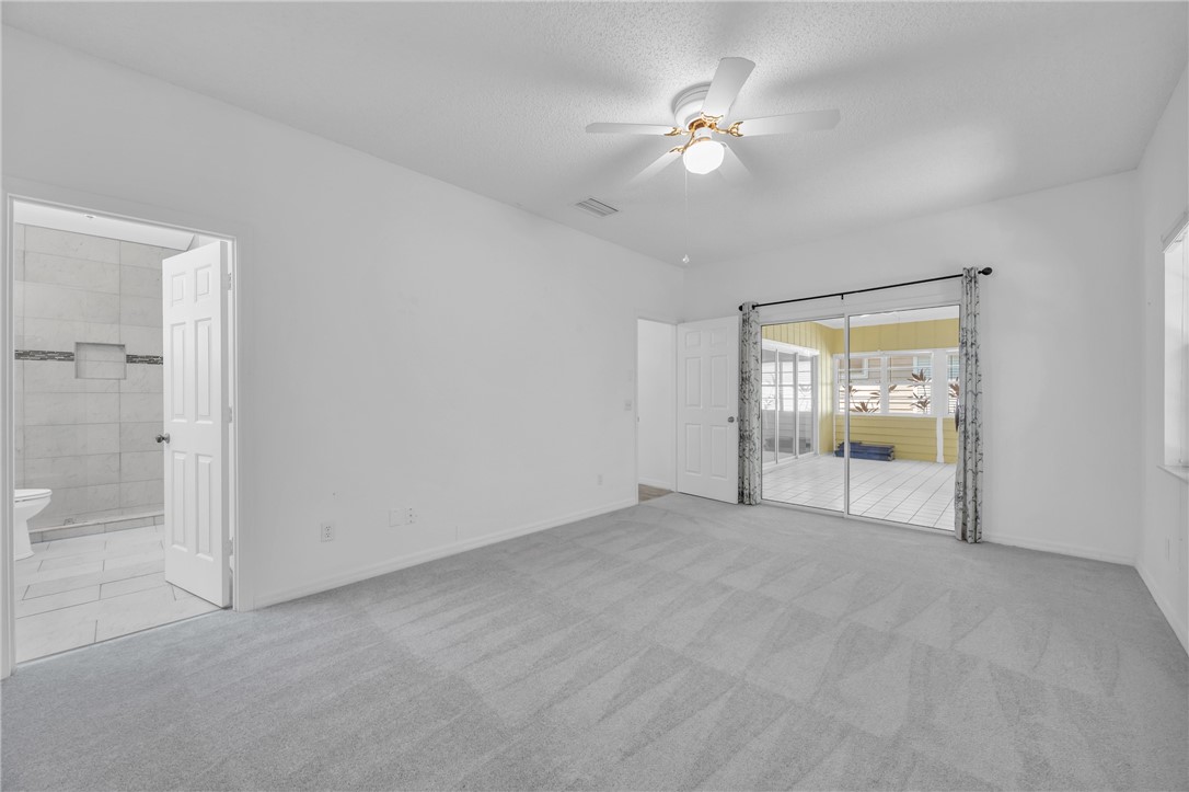 374 Hawthorne Lane