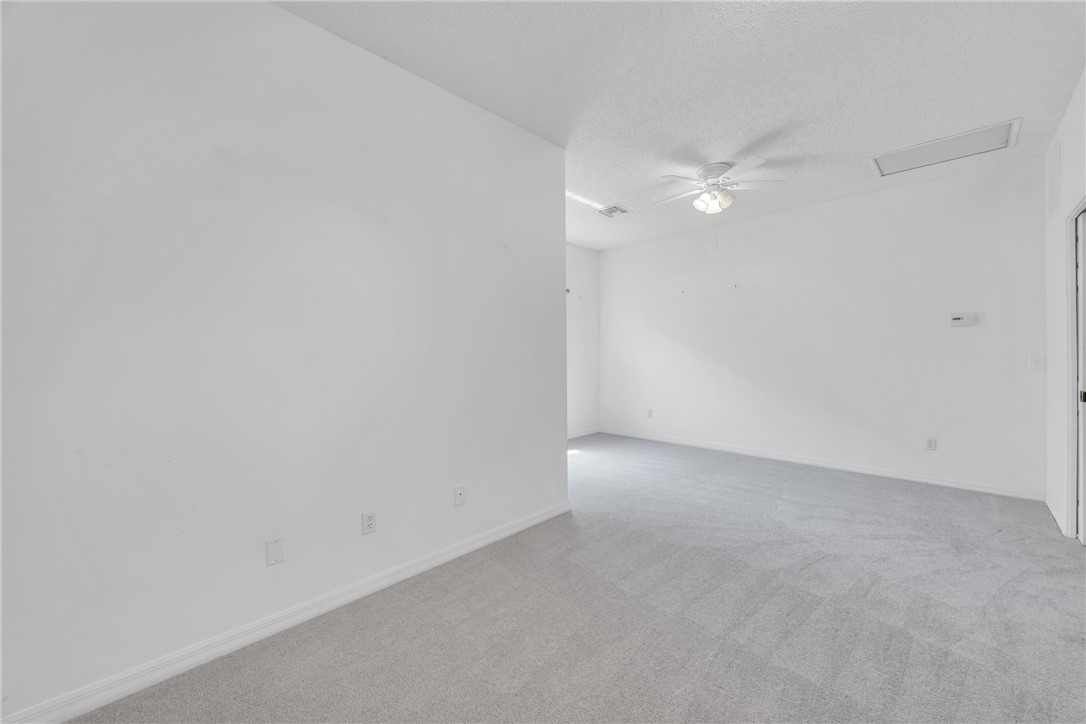 374 Hawthorne Lane