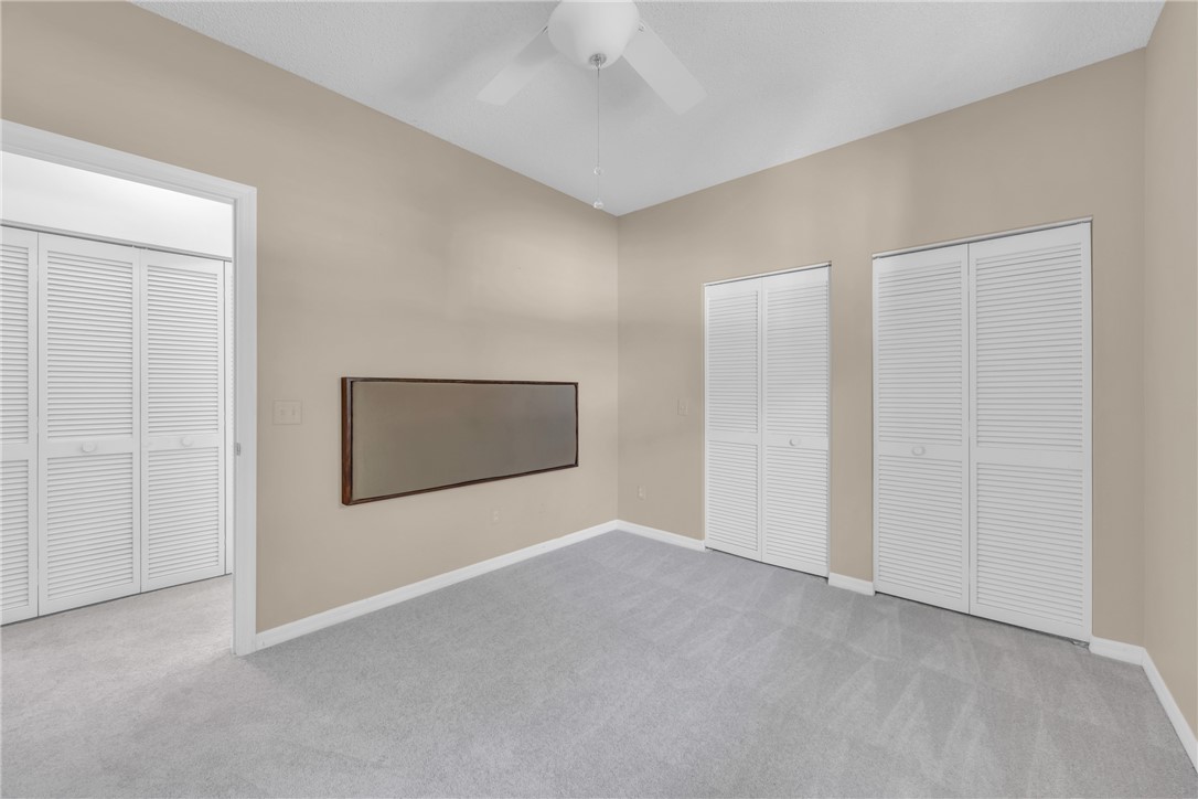 374 Hawthorne Lane