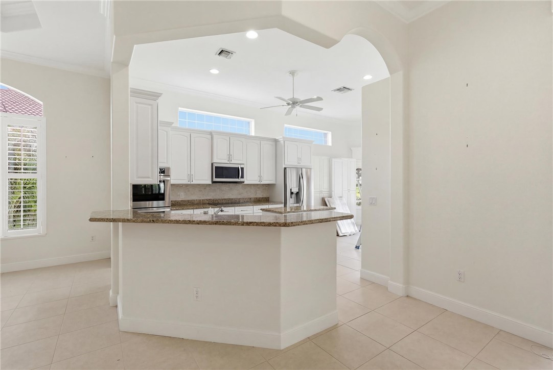 1332 W Island Club Square
