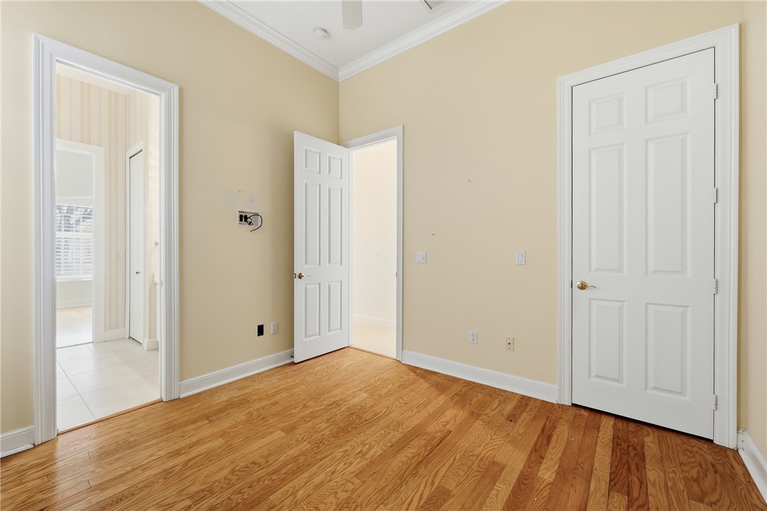 1332 W Island Club Square