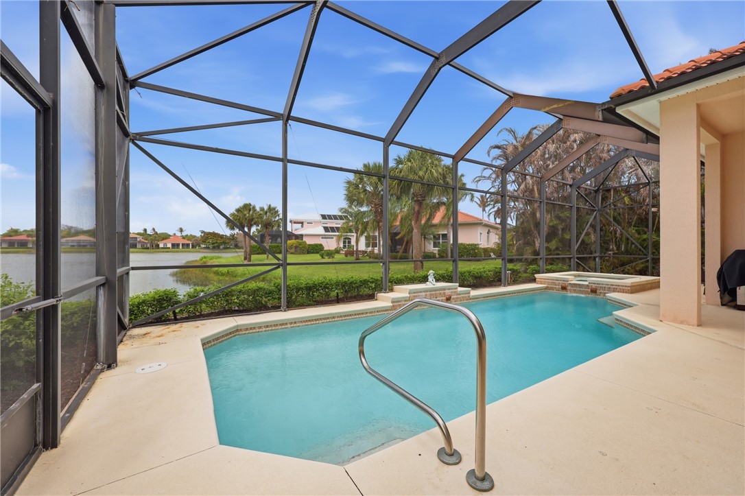 1332 W Island Club Square