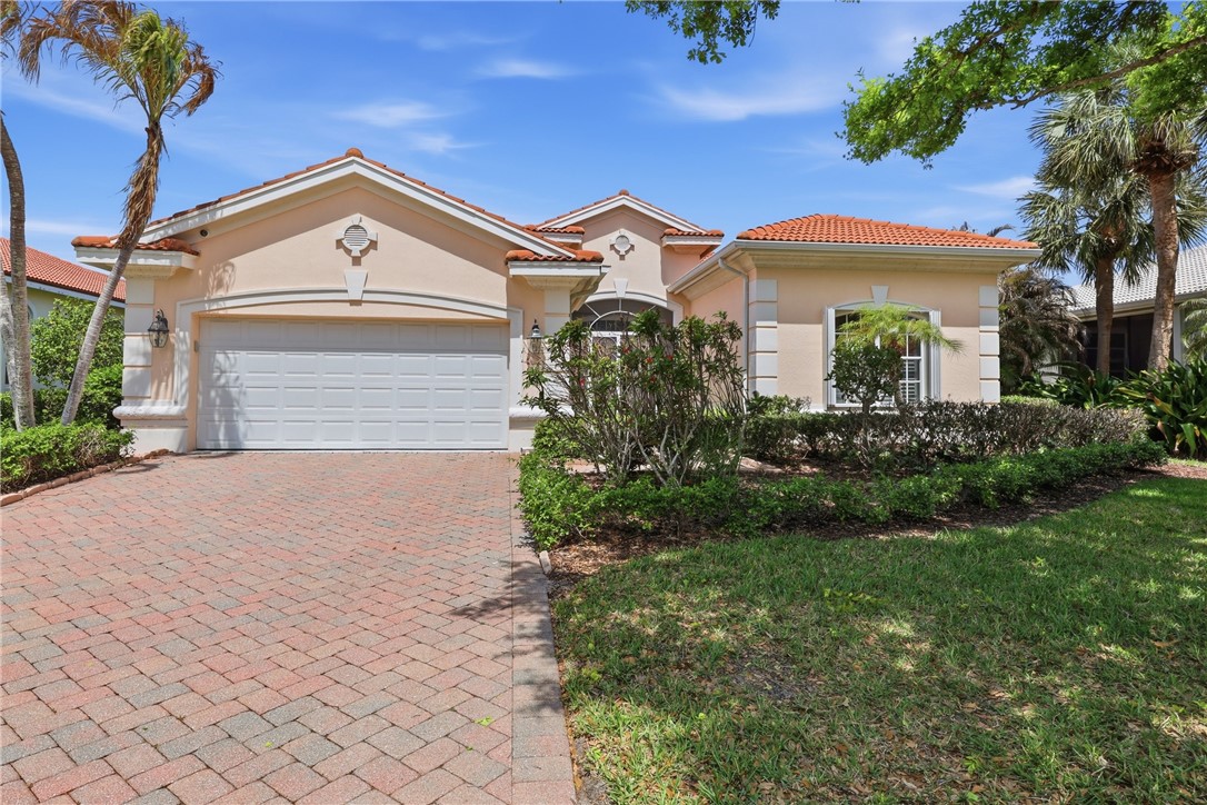 1332 W Island Club Square