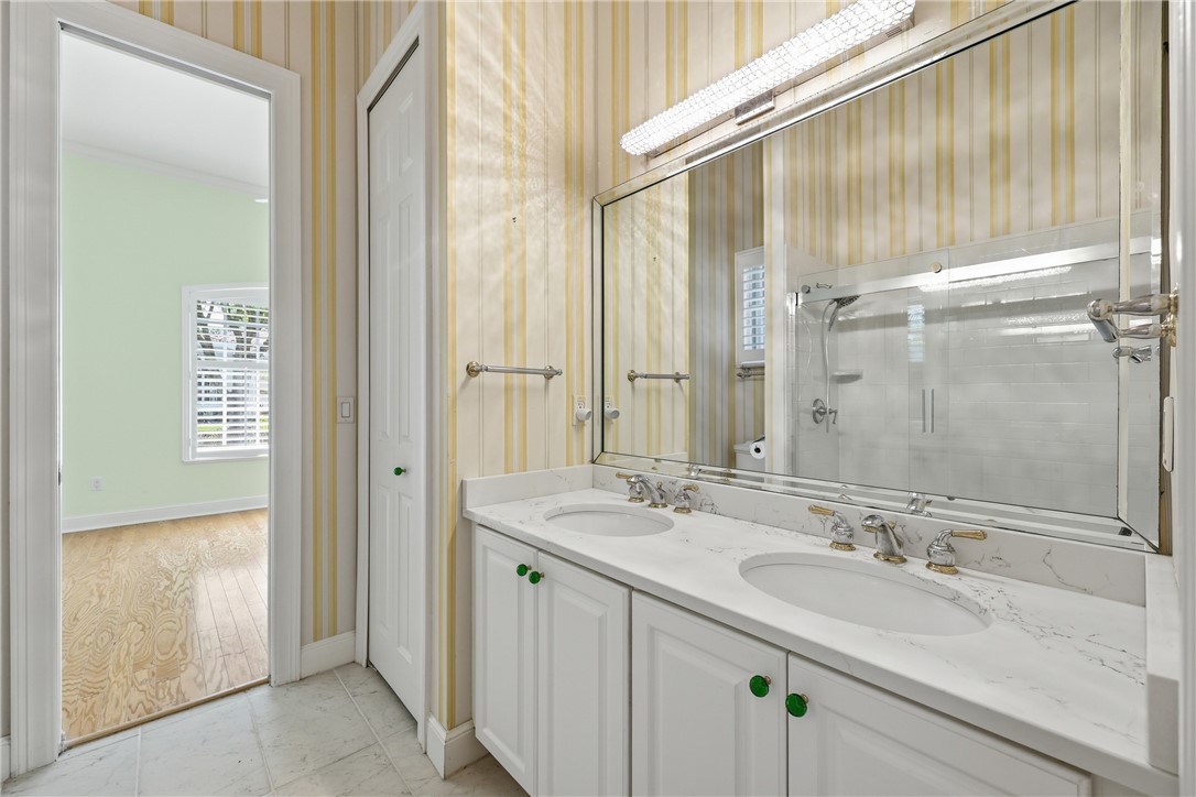 1332 W Island Club Square