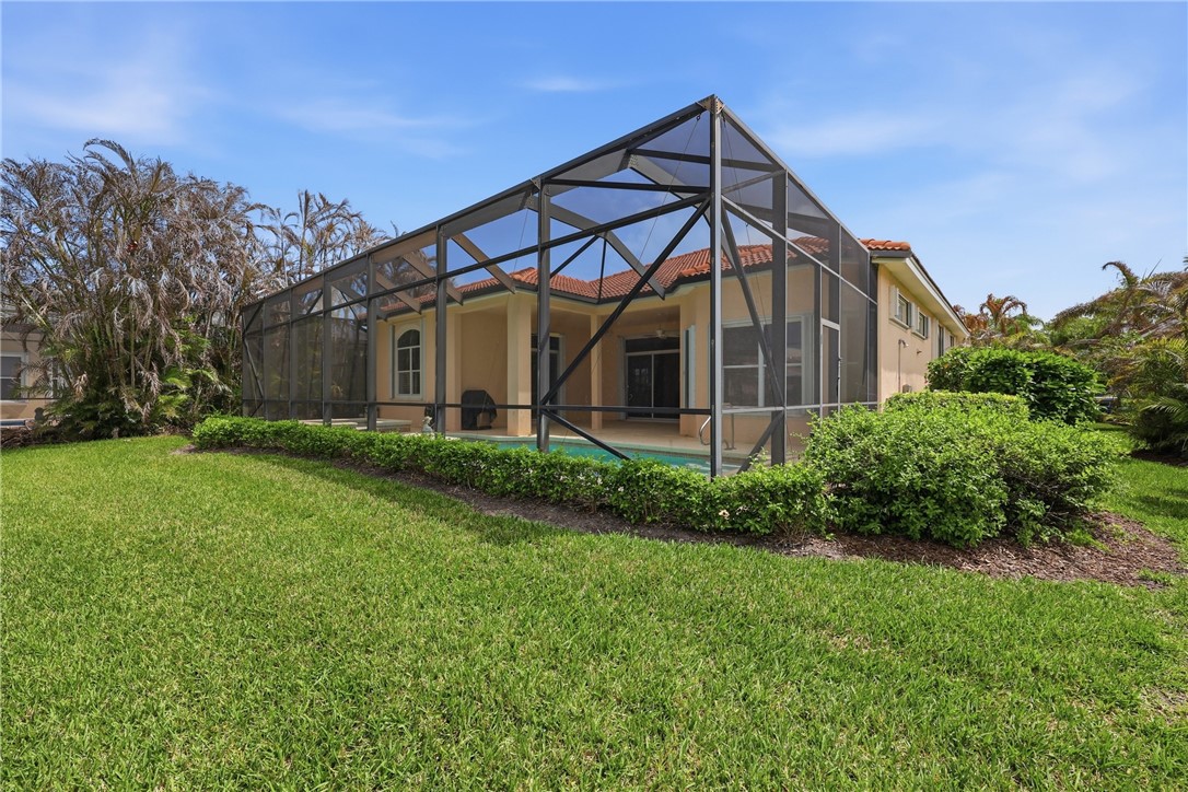 1332 W Island Club Square