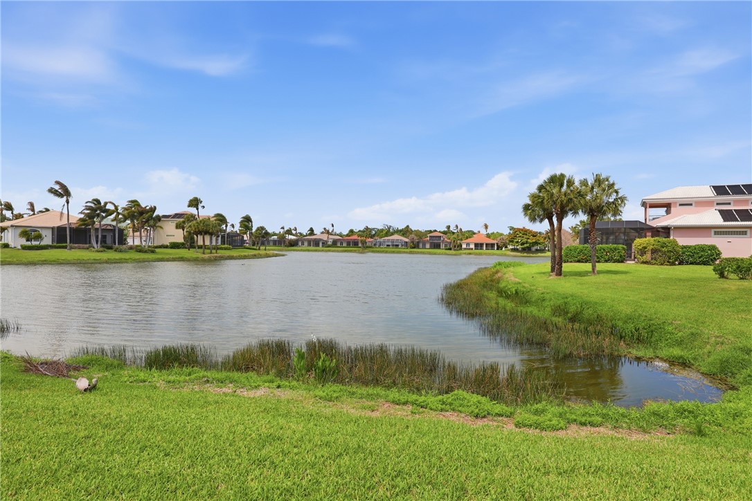 1332 W Island Club Square