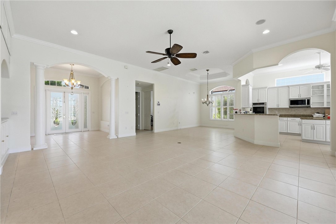 1332 W Island Club Square
