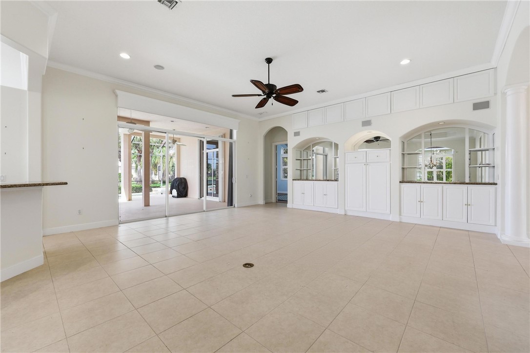 1332 W Island Club Square