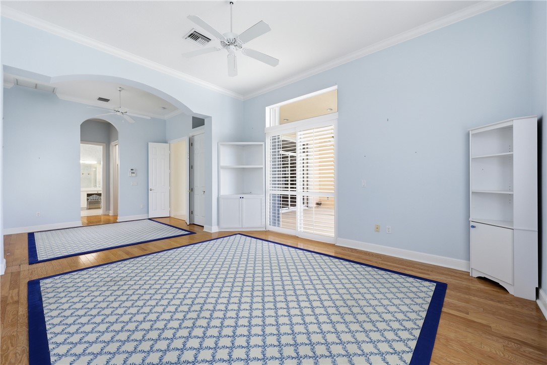 1332 W Island Club Square