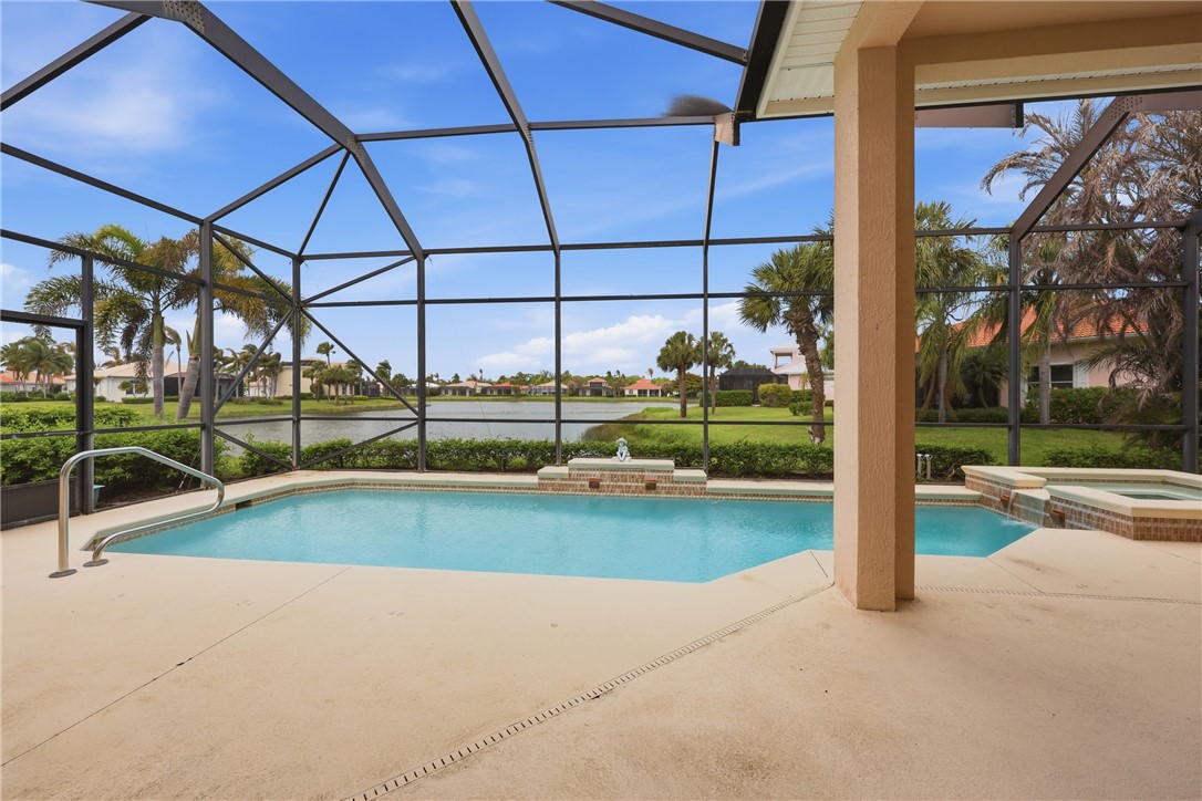 1332 W Island Club Square