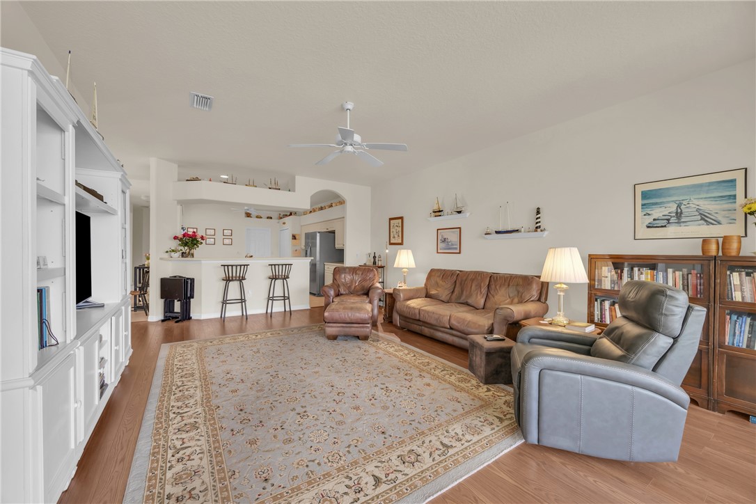 366 S Tangerine Square SW