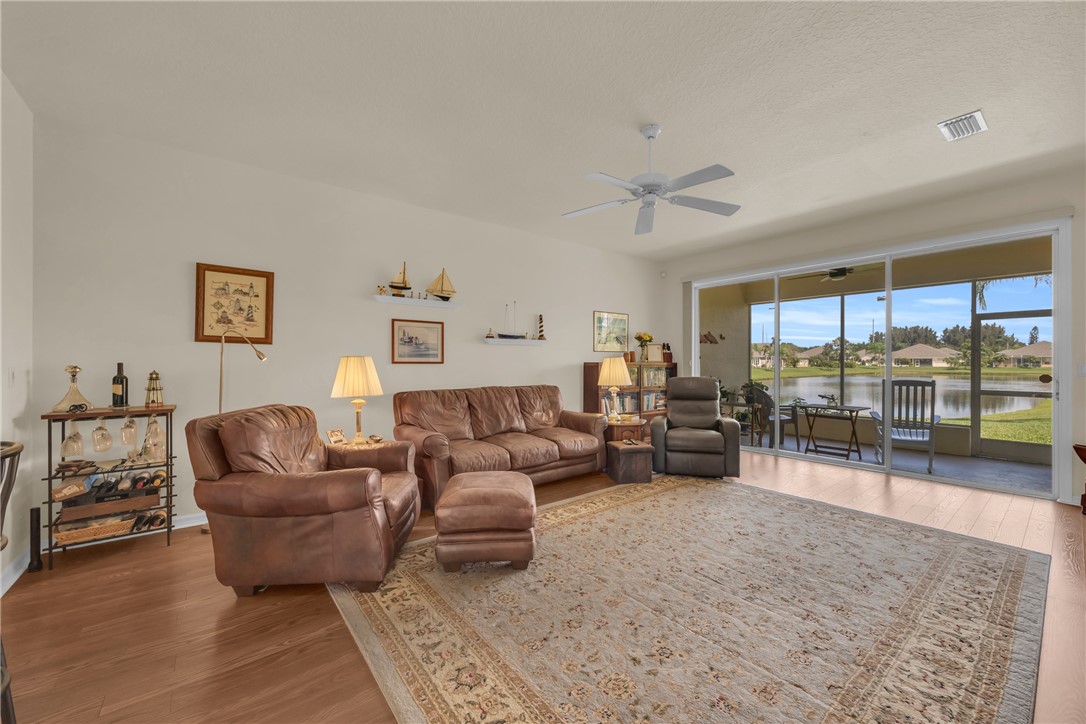 366 S Tangerine Square SW