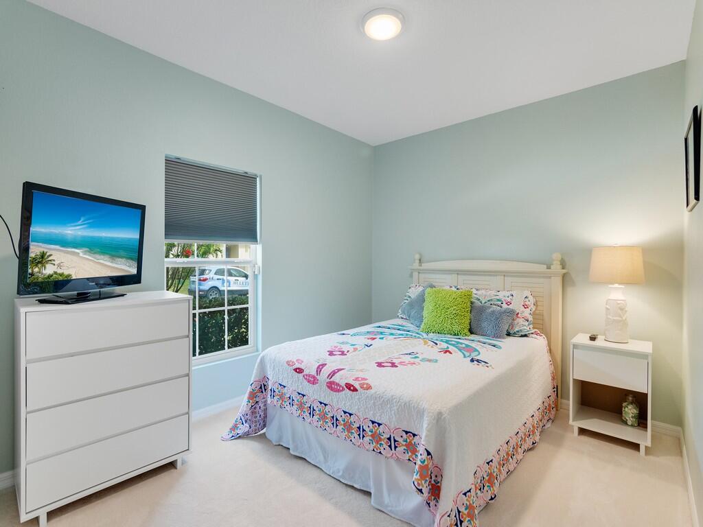 5317 Oakland Lake Circle