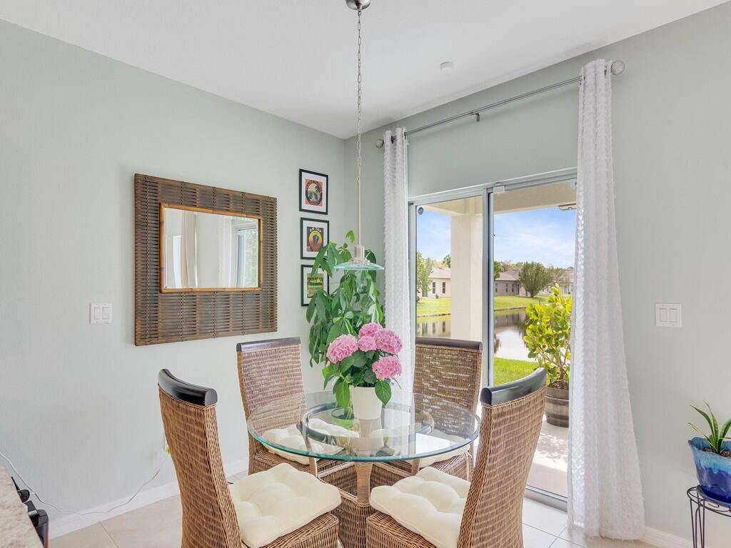 5317 Oakland Lake Circle