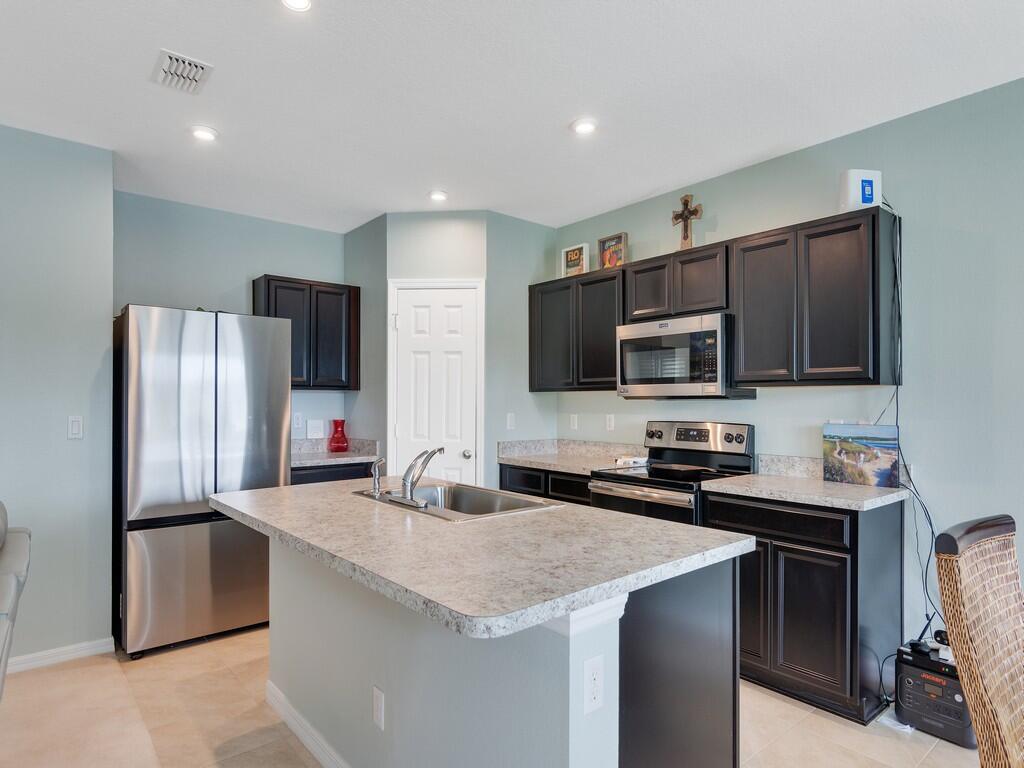 5317 Oakland Lake Circle