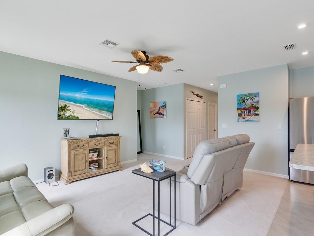 5317 Oakland Lake Circle