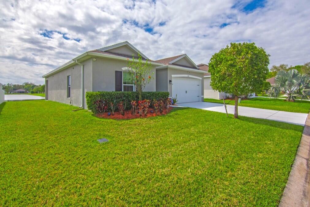 5317 Oakland Lake Circle