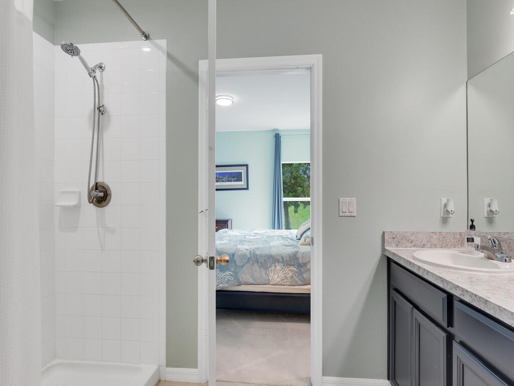 5317 Oakland Lake Circle