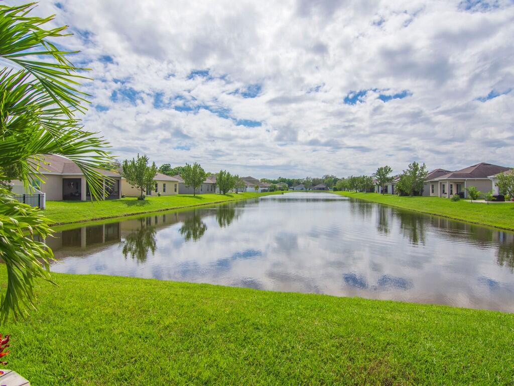 5317 Oakland Lake Circle