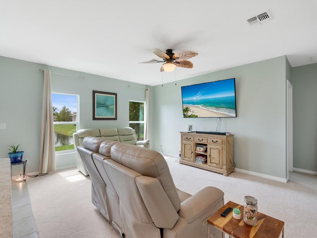 5317 Oakland Lake Circle