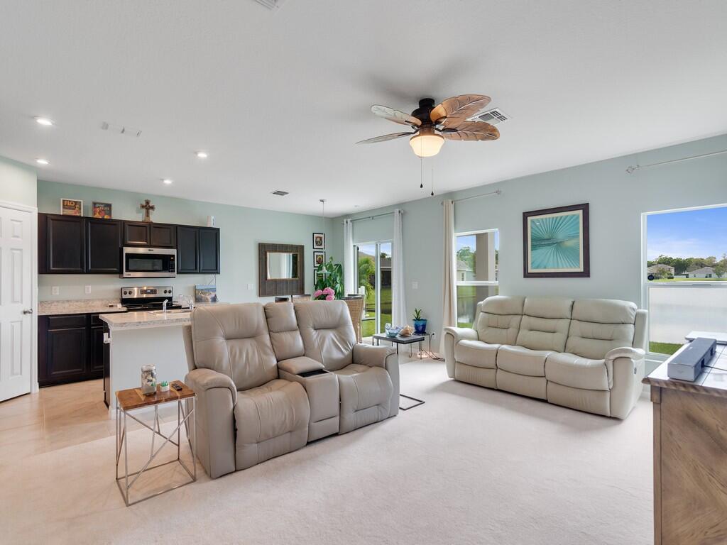 5317 Oakland Lake Circle