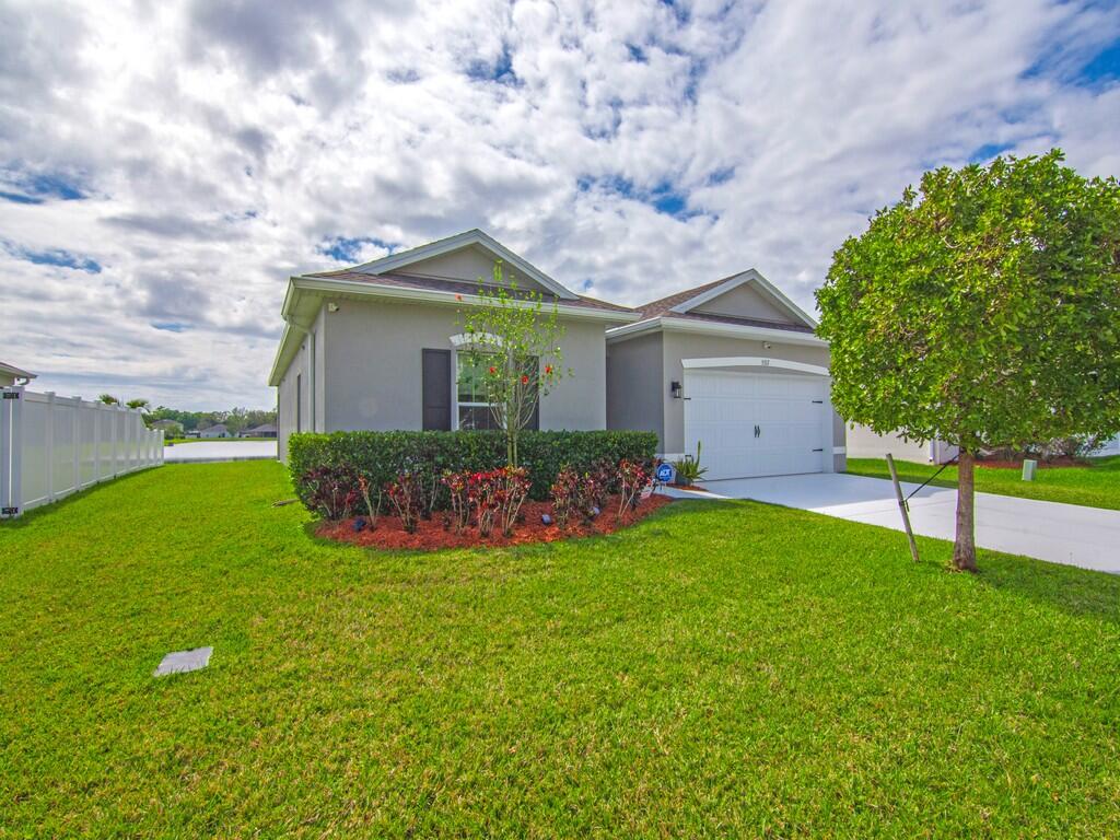 5317 Oakland Lake Circle