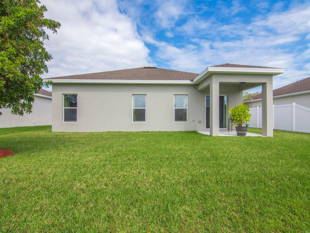 5317 Oakland Lake Circle