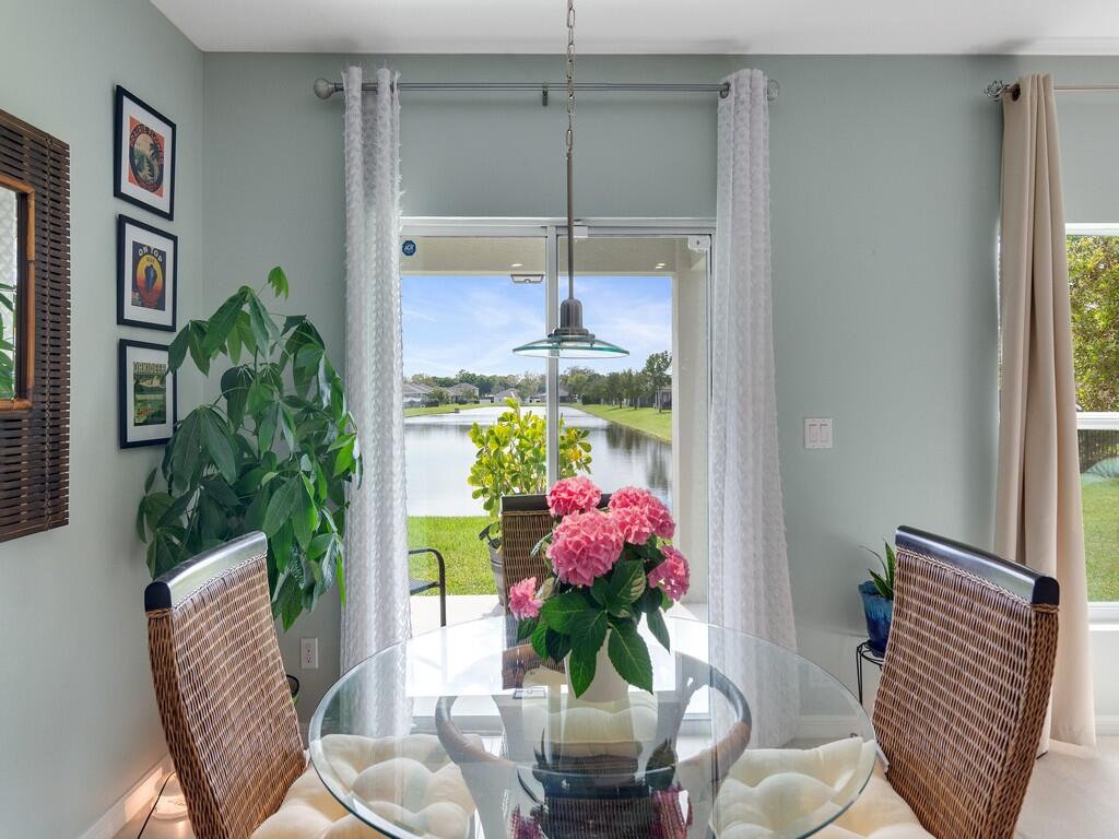 5317 Oakland Lake Circle