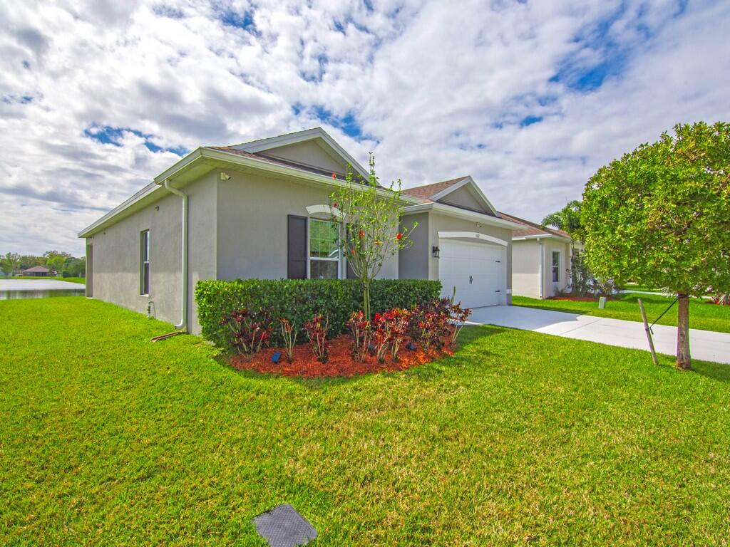 5317 Oakland Lake Circle