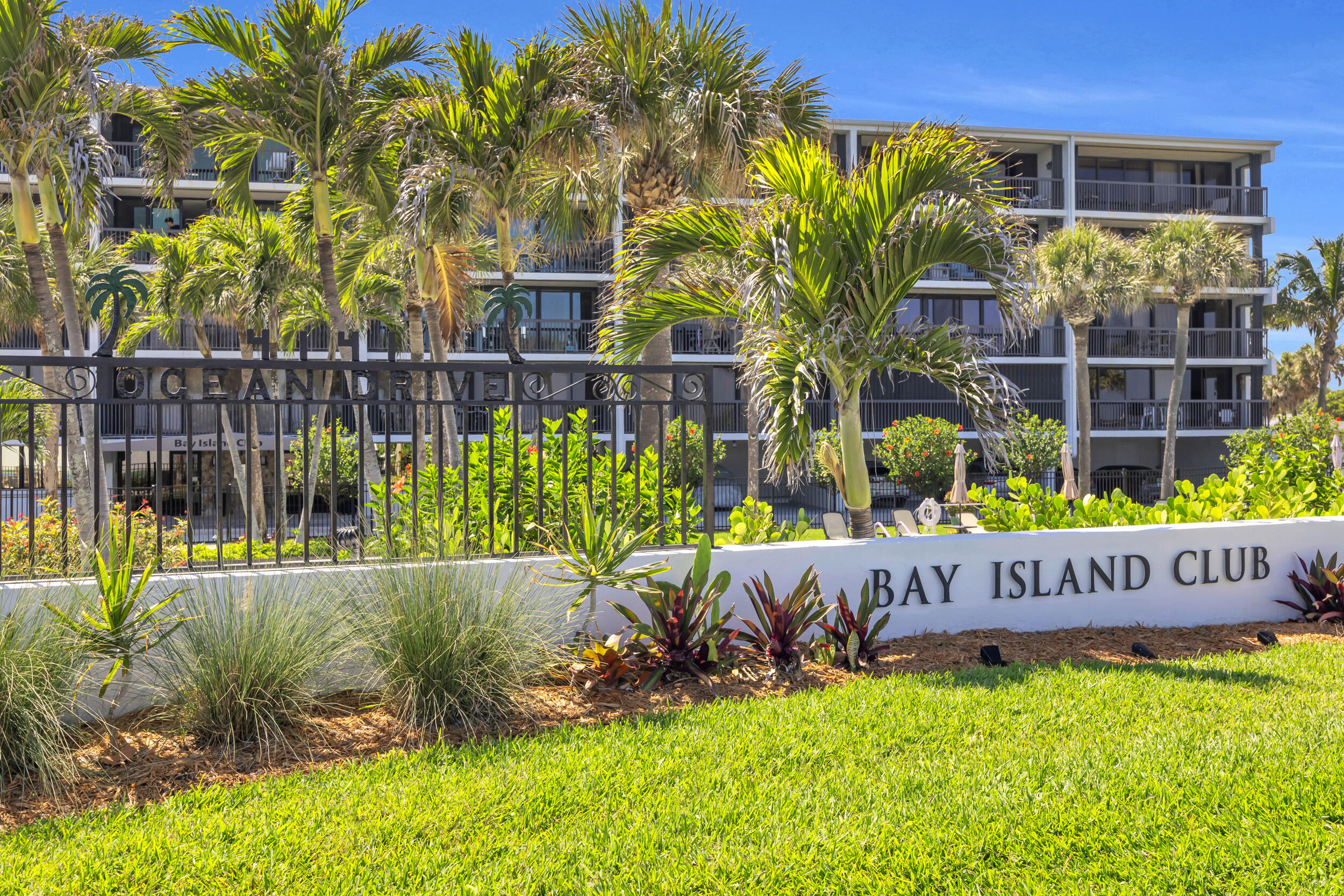 4141 Ocean Drive 502
