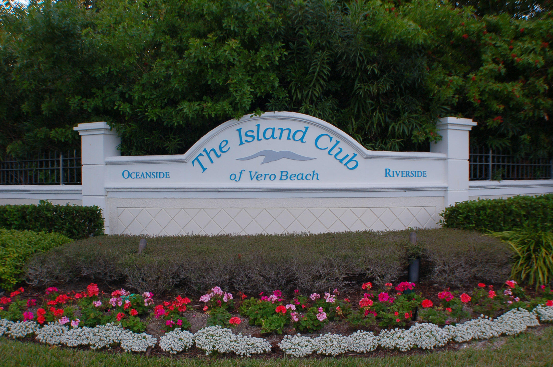 1384 W Island Club Square