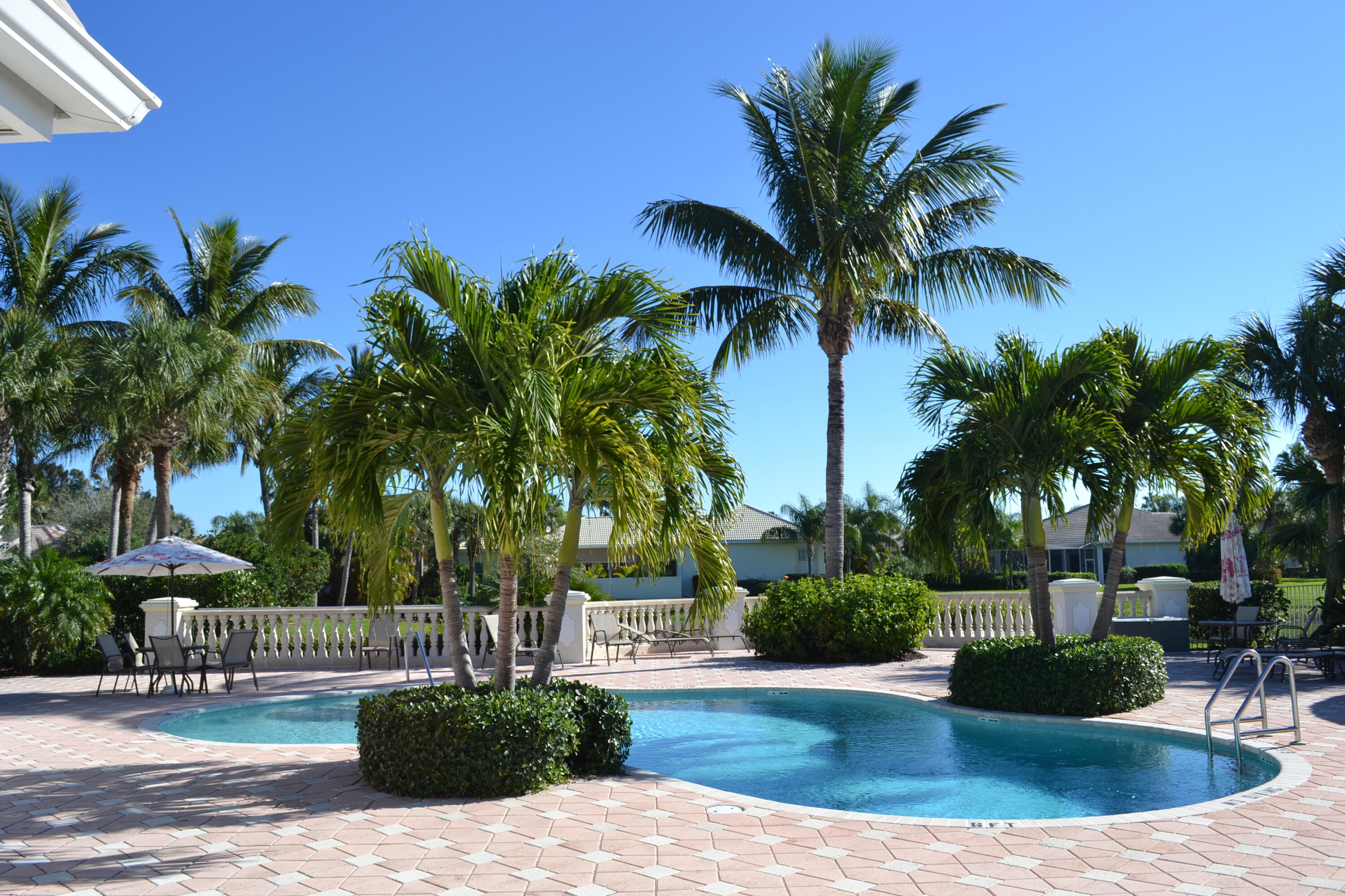 1384 W Island Club Square