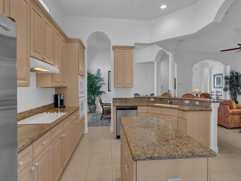 1384 W Island Club Square