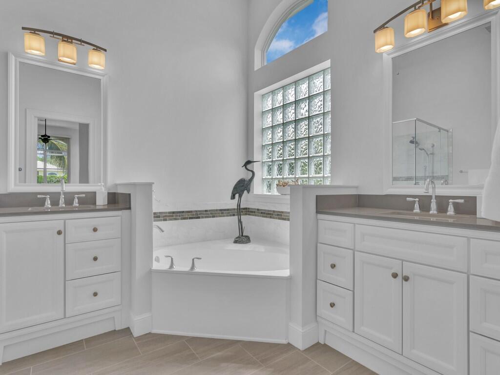1384 W Island Club Square