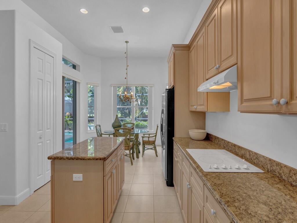 1384 W Island Club Square