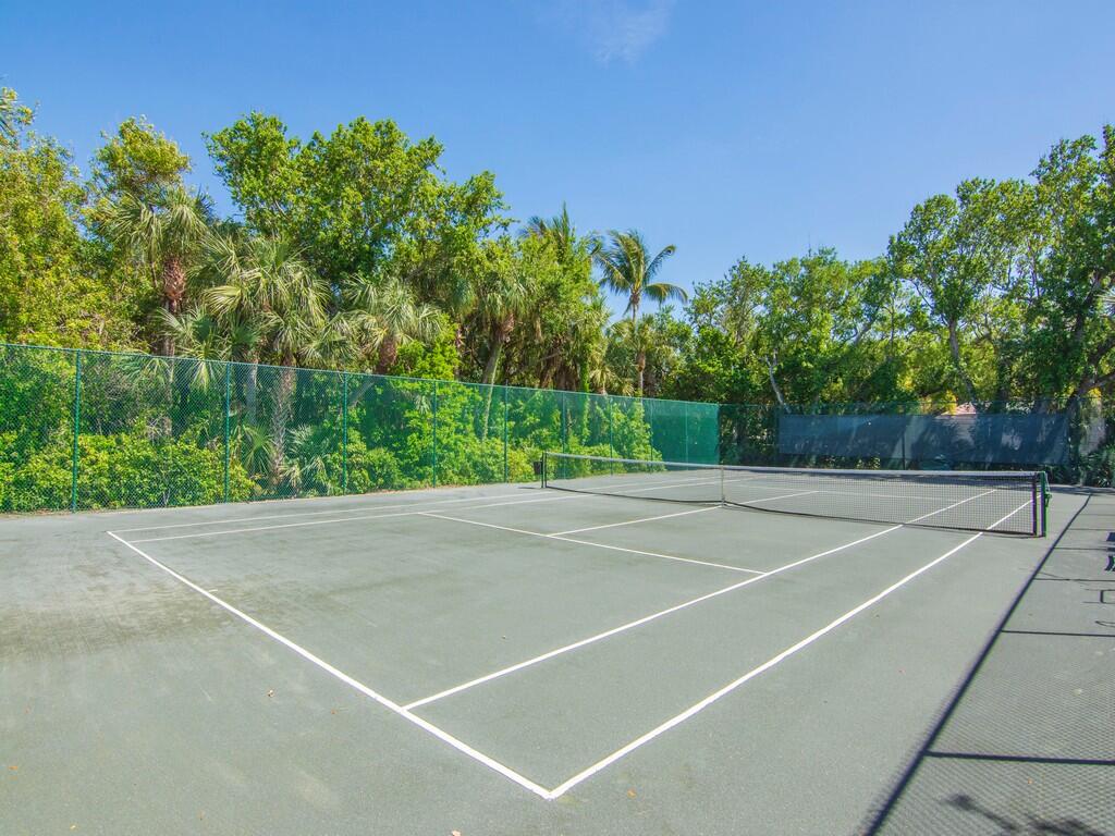 601 N Swim Club Drive Phb