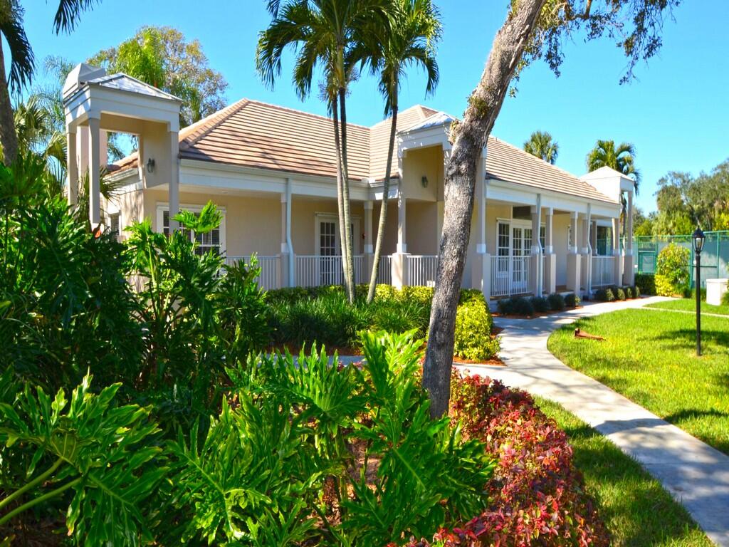 60 La Costa Court