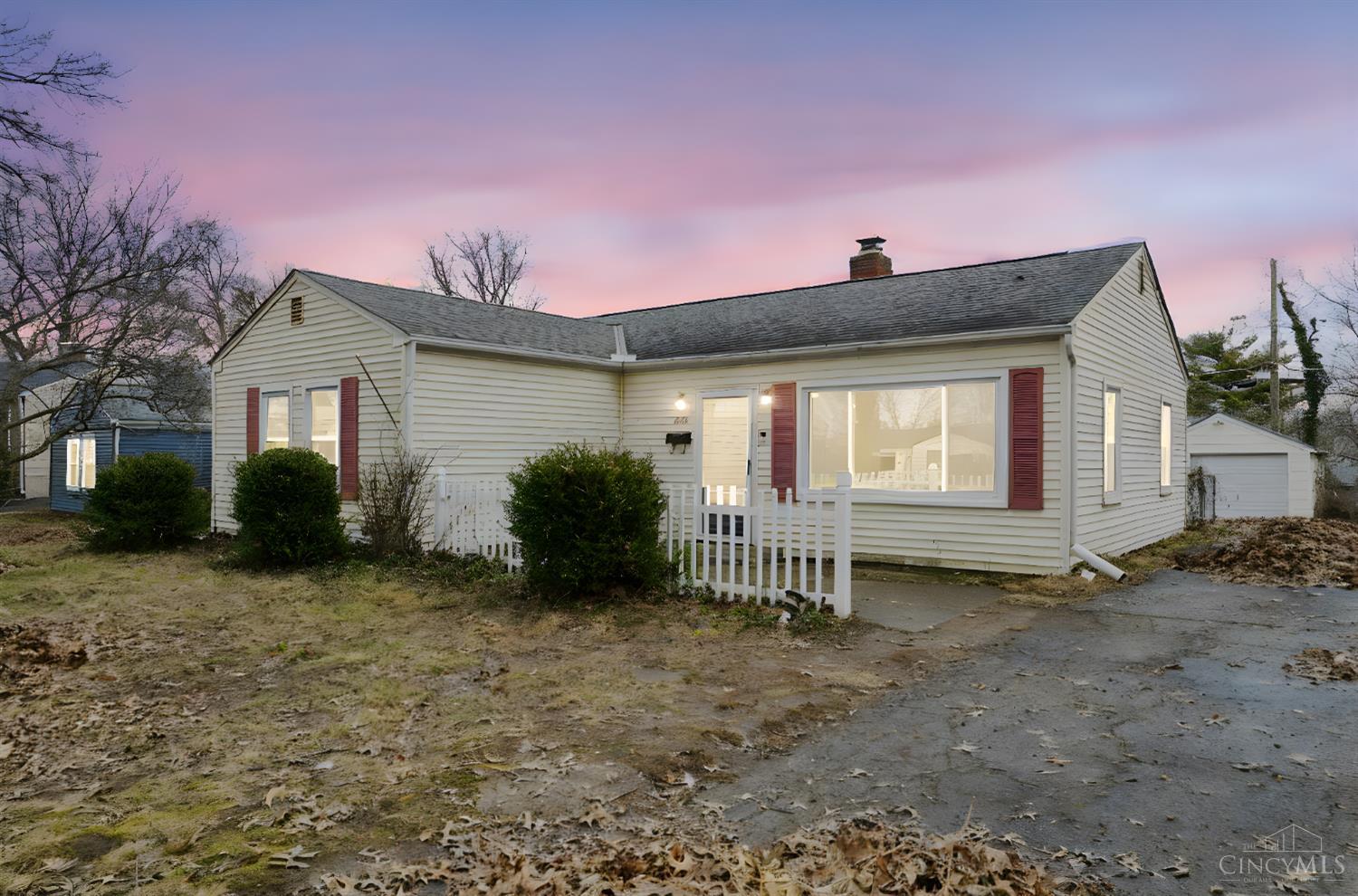 2412 Findlater Court