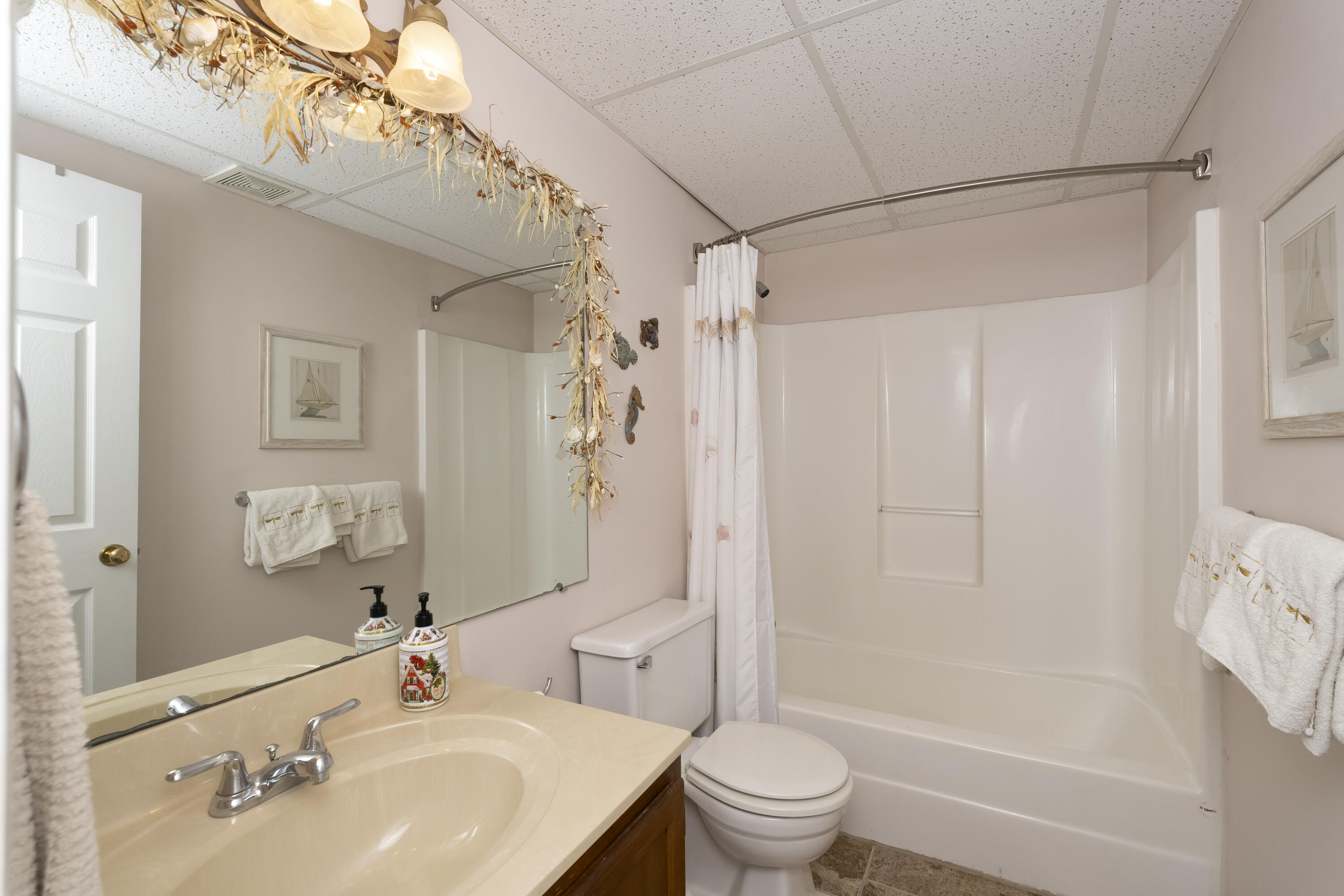 3866 Tracy Jean Lane