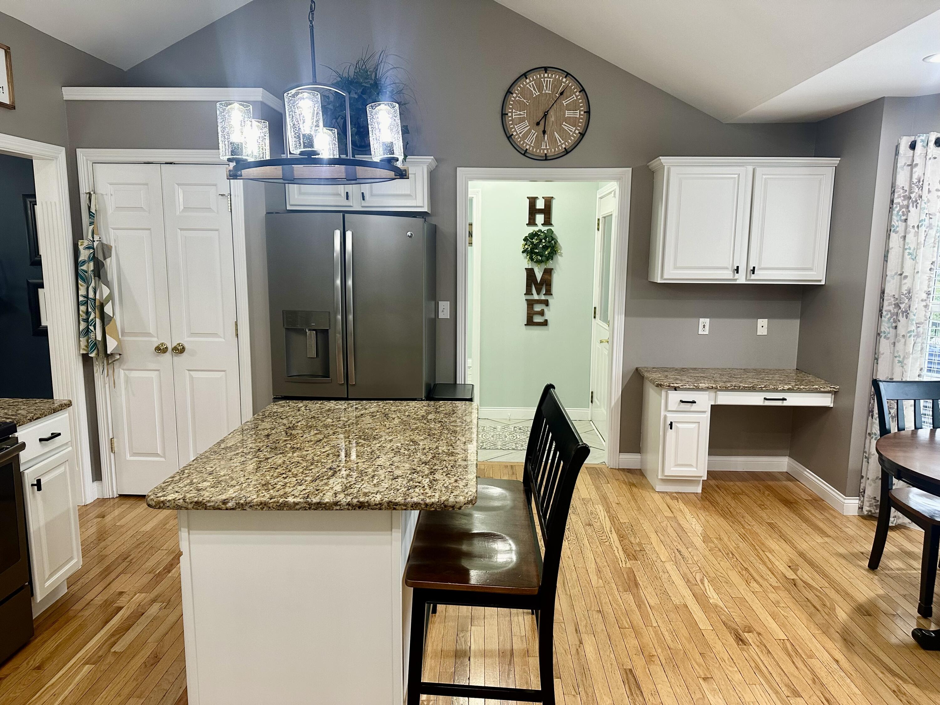 145 Langsdale Point