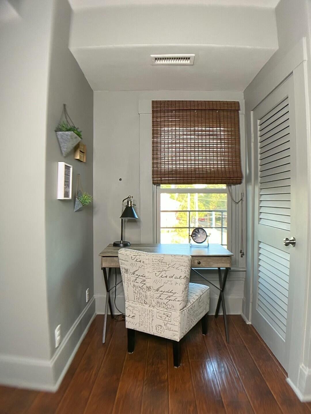 212 W 5th Street