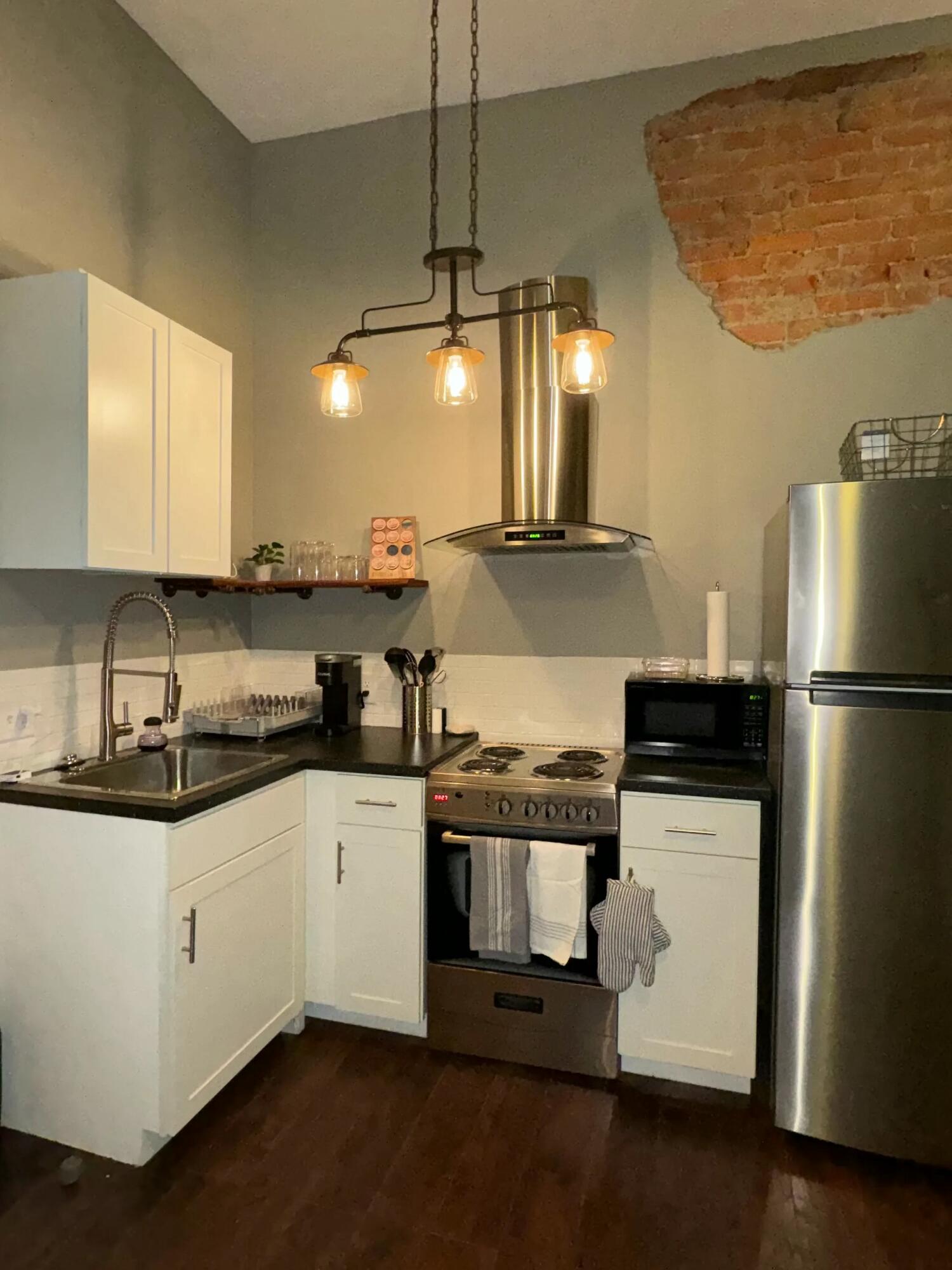 212 W 5th Street