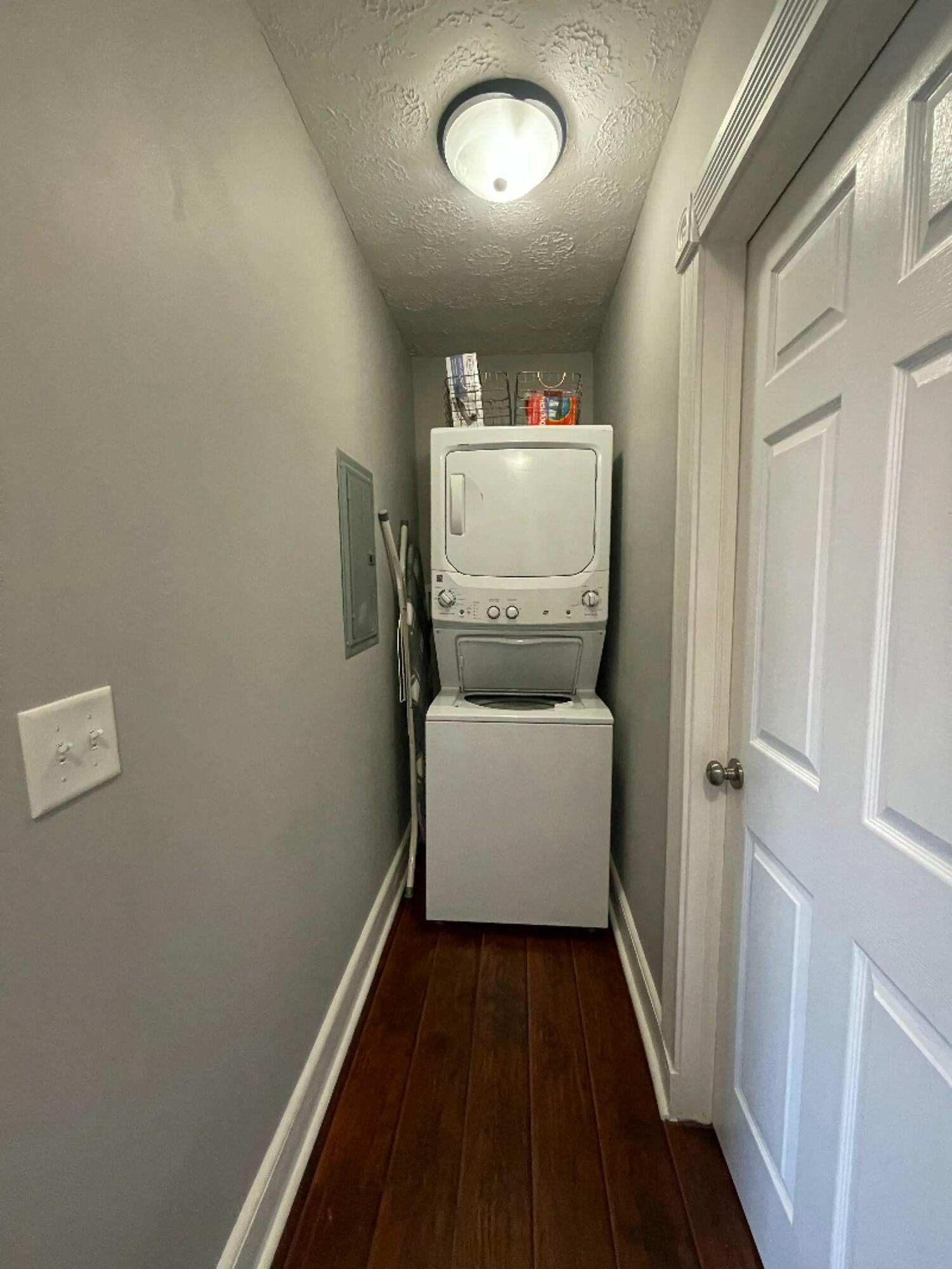 212 W 5th Street