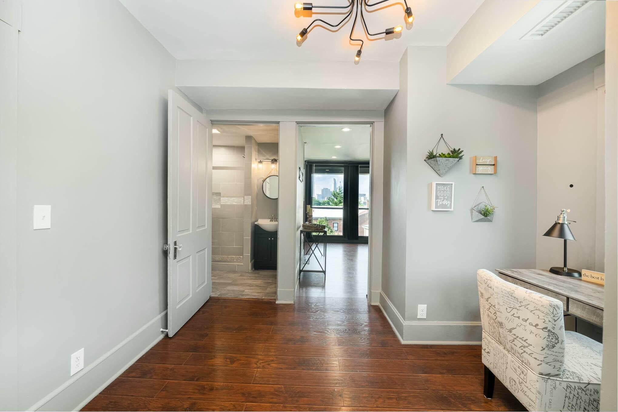 212 W 5th Street