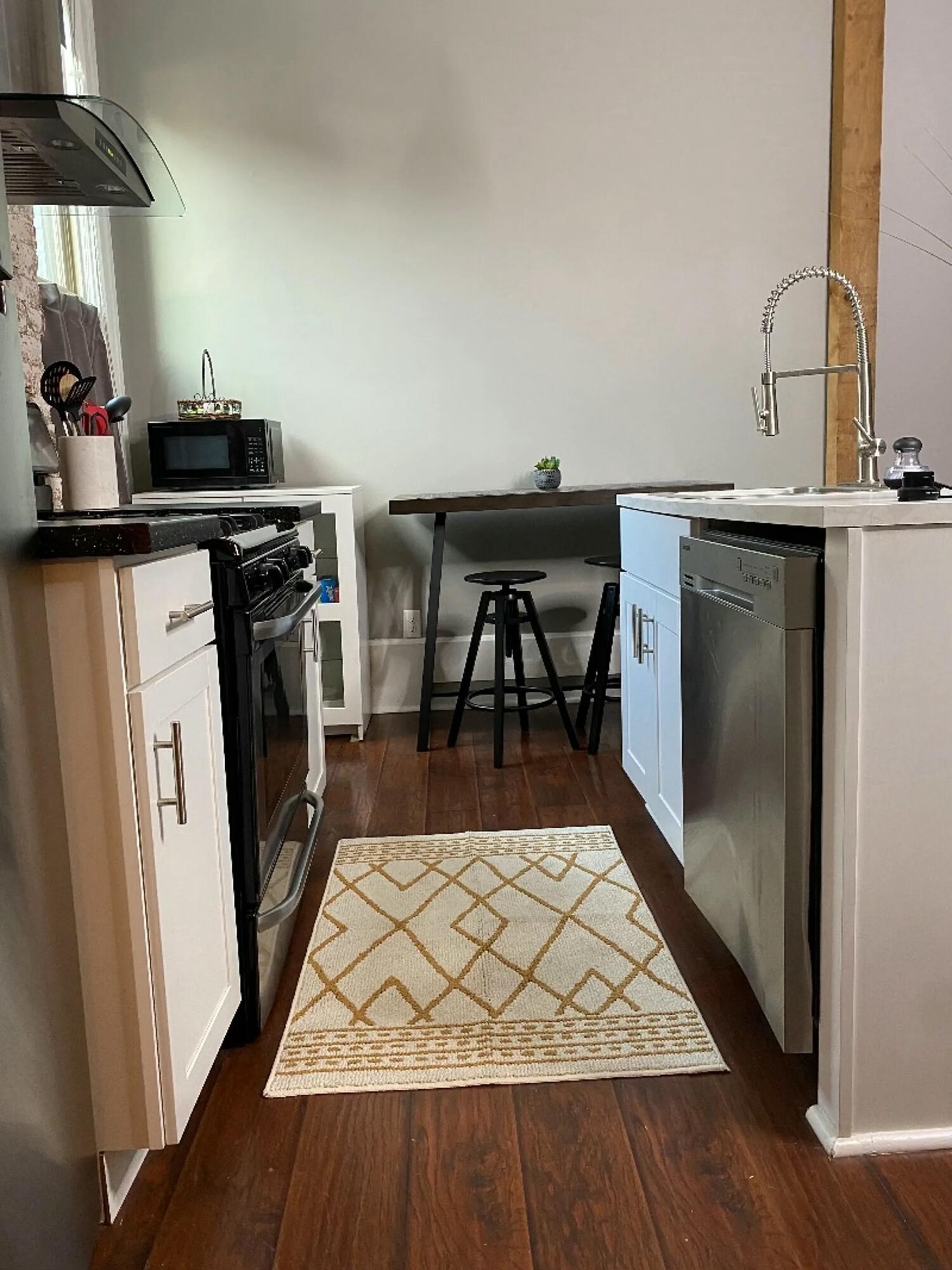 212 W 5th Street