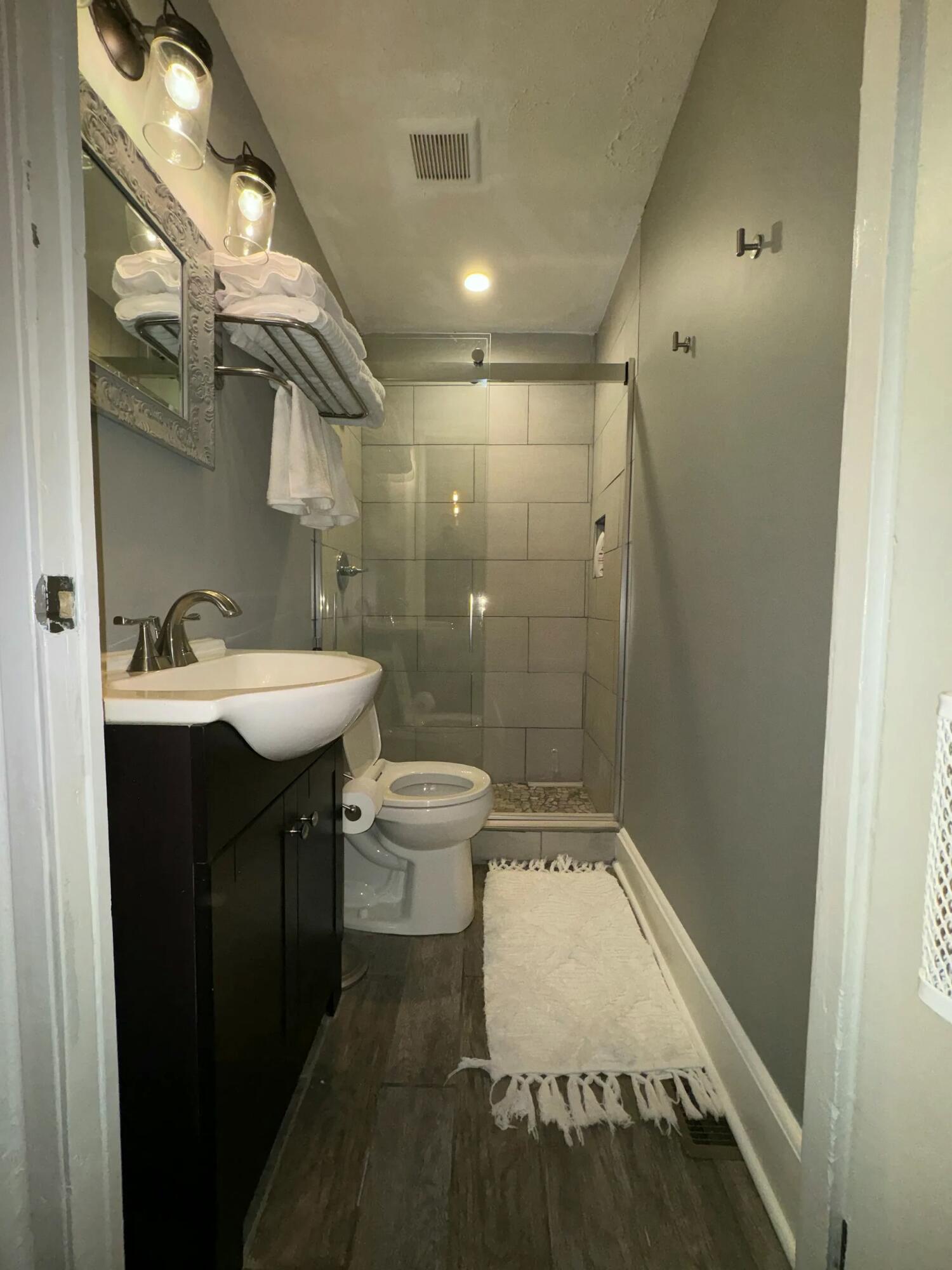 212 W 5th Street