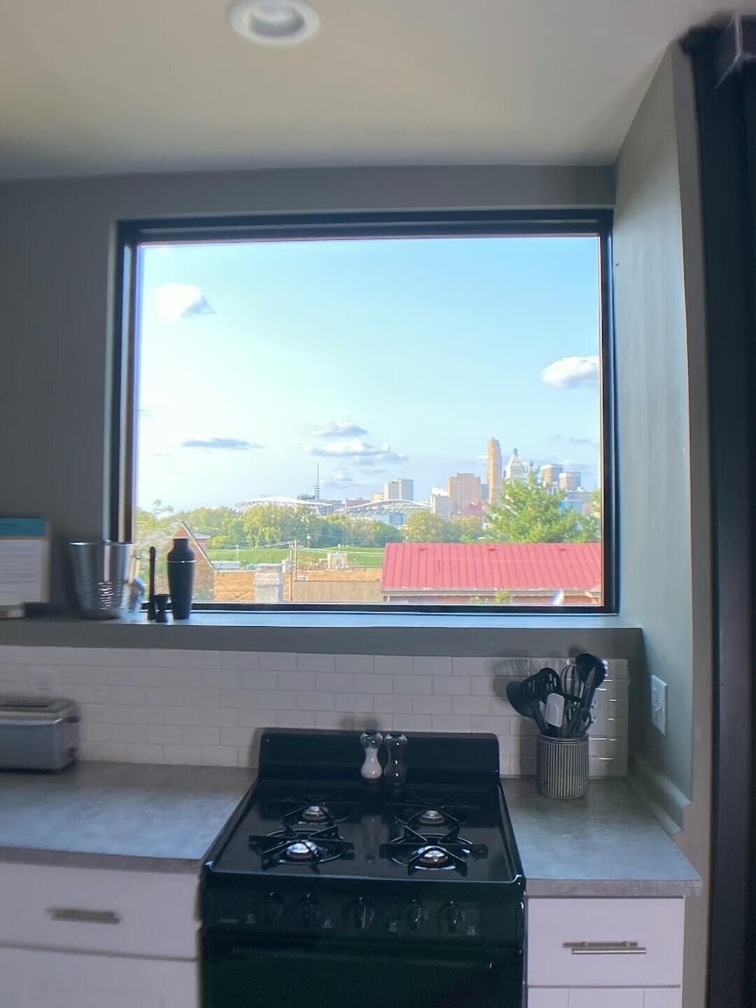 212 W 5th Street