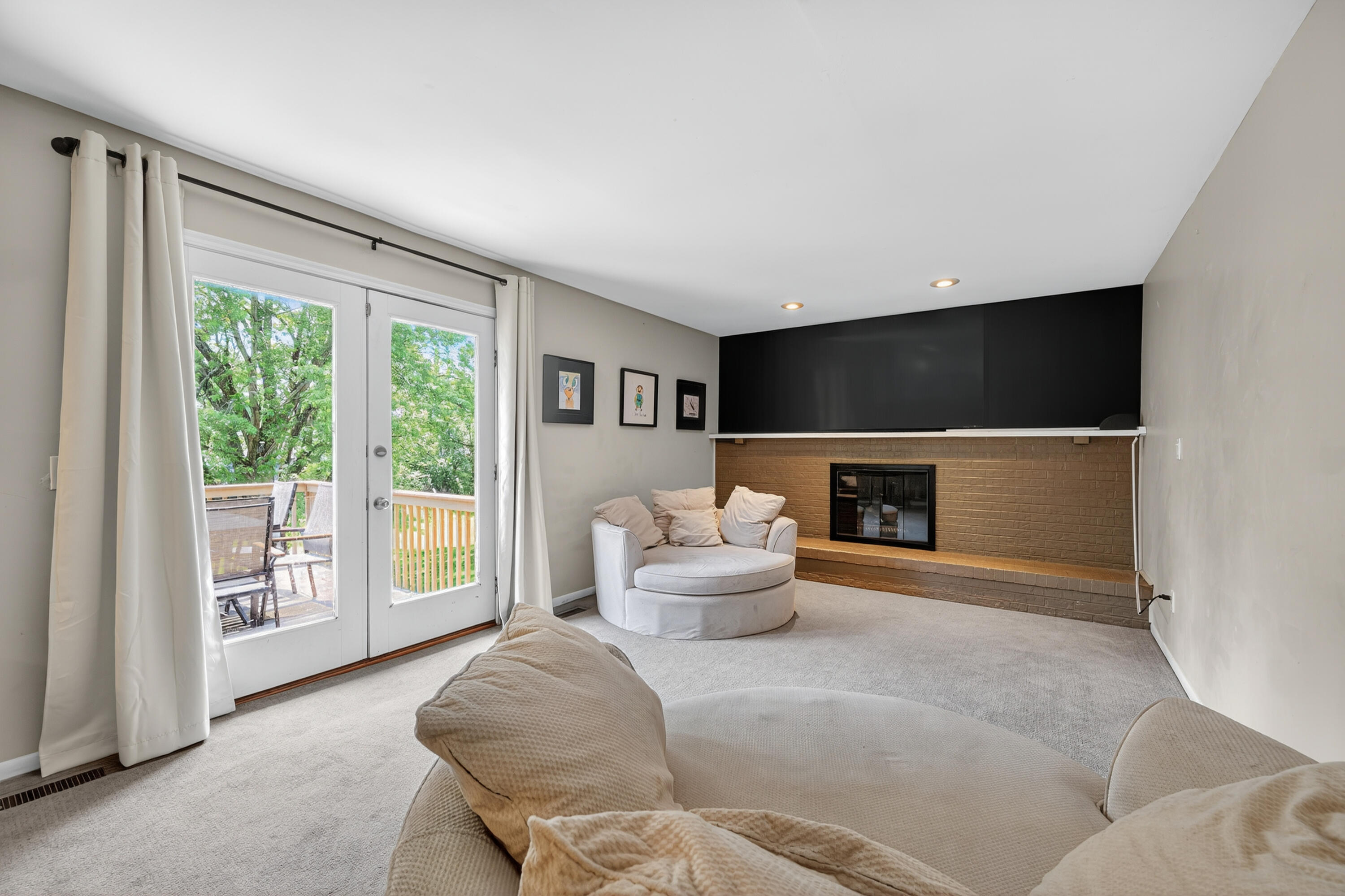 123 Lookout Farm Drive