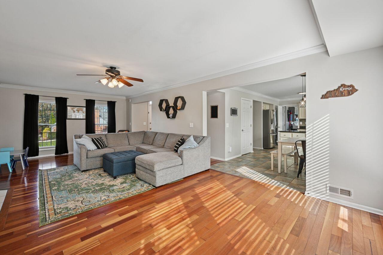 3427 Heathermoor Boulevard
